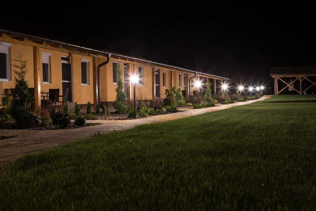 Relax Apartmanhaz Mórahalom Zewnętrze zdjęcie